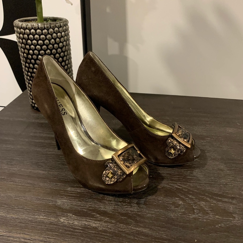 Guess suede peep toe